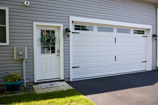 24/7 Emergency Garage Door Panel Replacement experts in Thurmont, MD